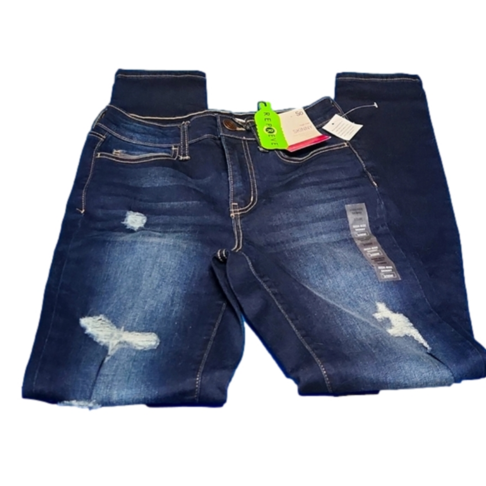 ♡SO skinny distressed jeans NWT sz. 3/26